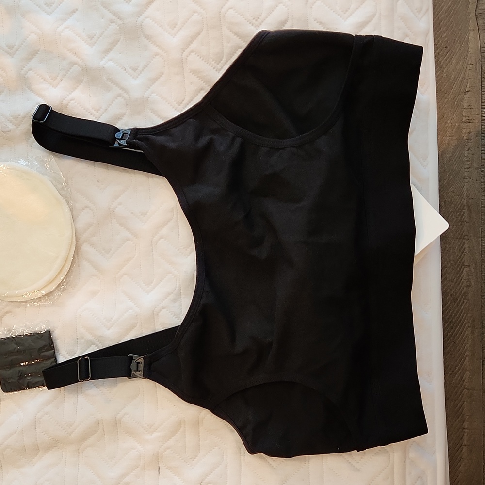Momcozy Breastfeeding/Pumping Hands Free Bra